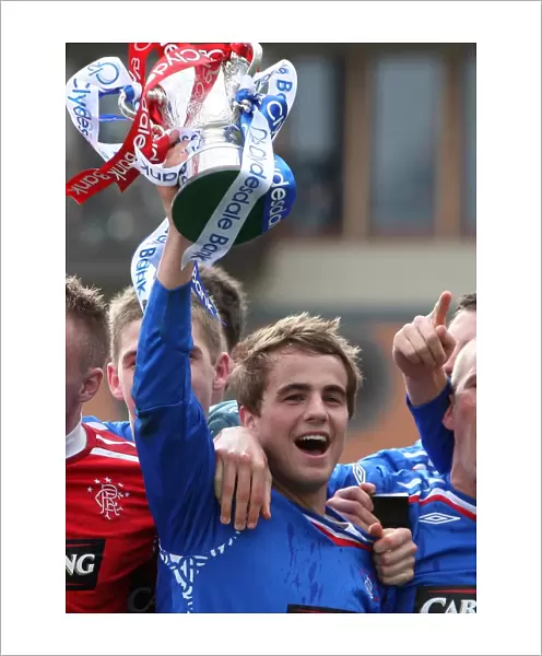 Rangers U19s: Andew Shinnie and Team Celebrate League Victory over Motherwell (07-08)