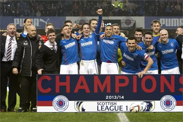 Rangers Football Club: Triumphant Title Win at Ibrox Stadium - Scottish League One Champions 2003