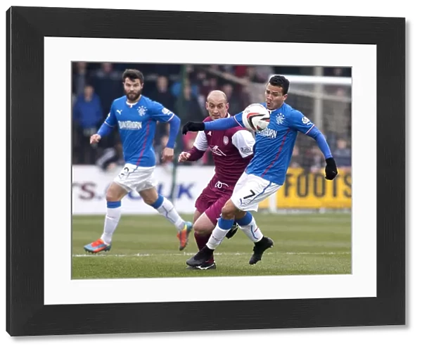 Rangers Arnold Peralta Overpowers Paul Sheerin in Intense Scottish League One Battle at Gayfield Park