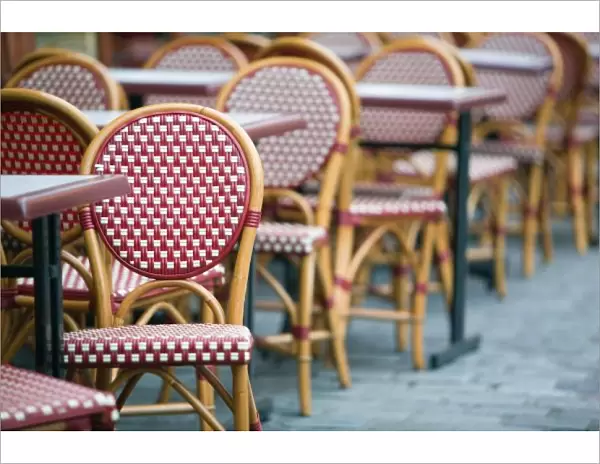 France, PARIS, Montmartre: Place du Tertre, Cafe Tables