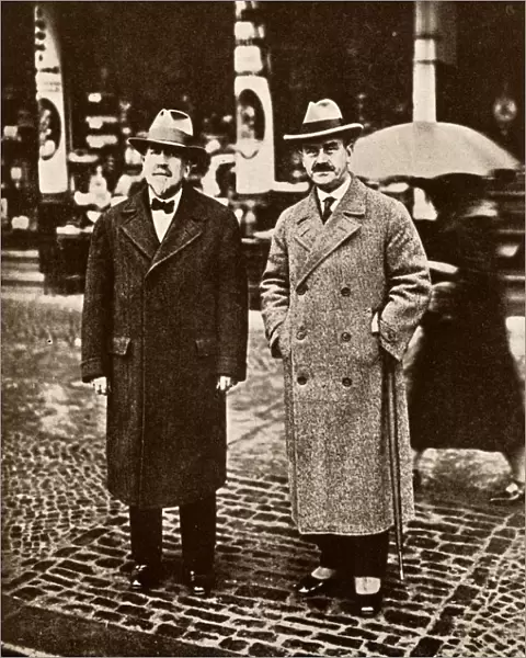 Heinrich Mann (1871-1950), left, and Thomas Mann (1875-1955) German novelists. In