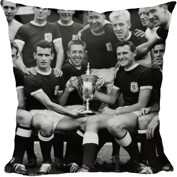 Dundee Scottish League champions, 1961  /  62, Photocall with trophy, May 1962