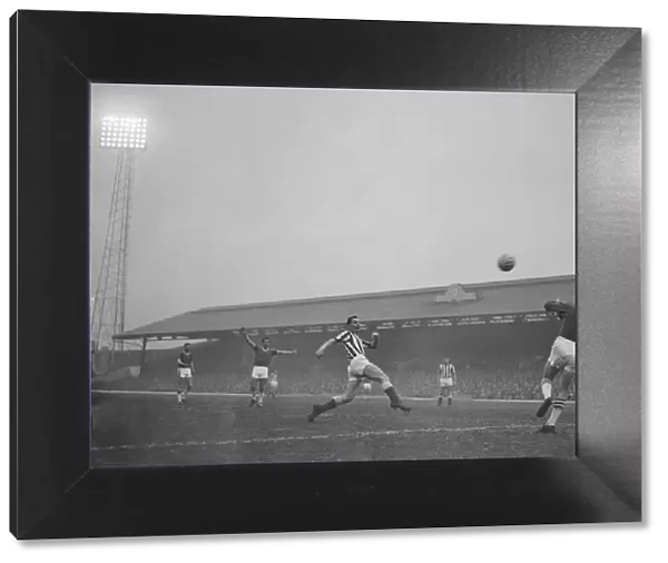 Sunderland v Cardiff 1962  /  63. Sunderlands Brian Clough in action against Cardiff at