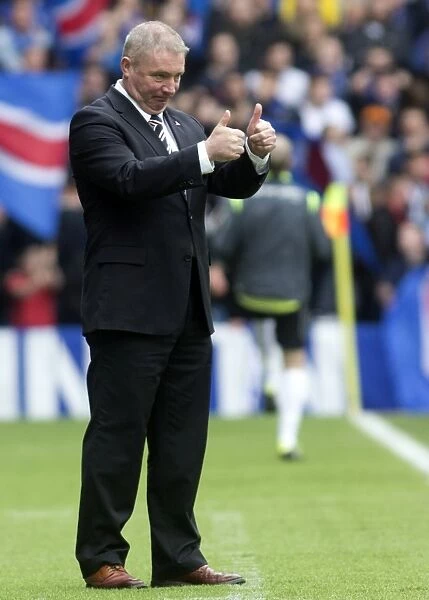 Ally McCoist Rallies Rangers Team at Ibrox Stadium Before Scottish Cup Victory vs Stranraer (2003): The Thumbs-Up Moment