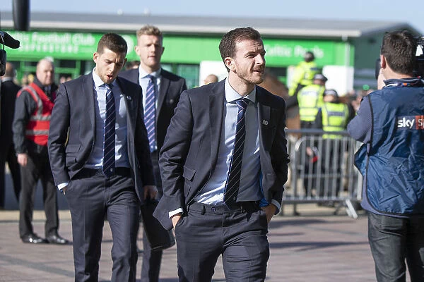 Andy Halliday Arrives at Celtic Park: Rangers Face Celtic in Scottish Premiership Showdown (Scottish Cup Champions 2003)