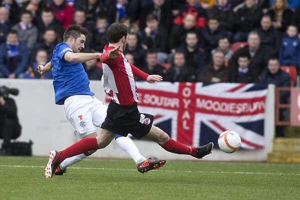 Andy Little's Double: Rangers Dominate Clyde 4-1 in Scottish Third Division at Broadwood Stadium