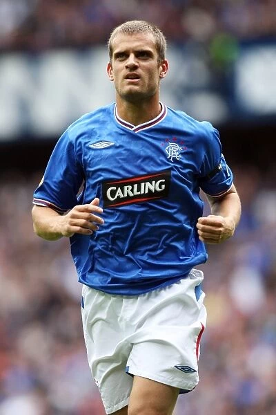 A Battle at Ibrox: Rothen's Determined Standoff - Rangers vs Aberdeen (0-0, Clydesdale Bank Premier League)