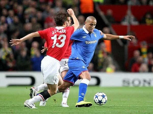 Battle at Old Trafford: Bougherra vs Park Ji-Sung - Rangers vs Manchester United, UEFA Champions League Group C (0-0)