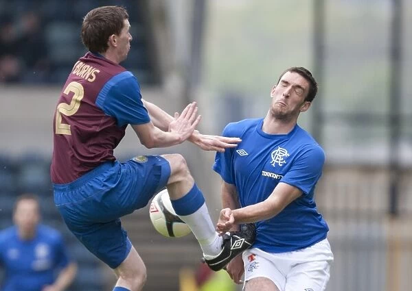 Clash of Titans: Lee Wallace vs. Billy Joe Burns - The Pivotal Moment in Rangers 0-2 Victory