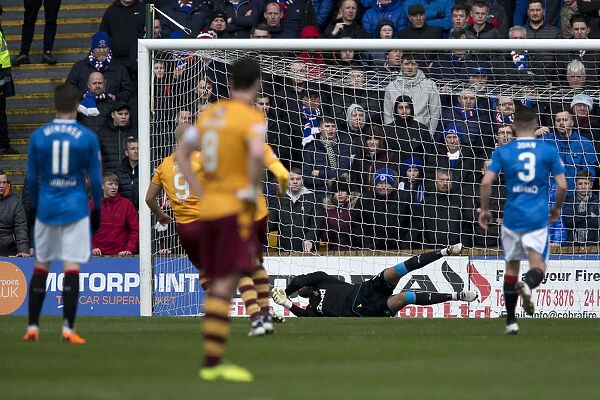 Curtis Main Scores Decisive Penalty for Motherwell Against Rangers in Ladbrokes Premiership at Fir Park