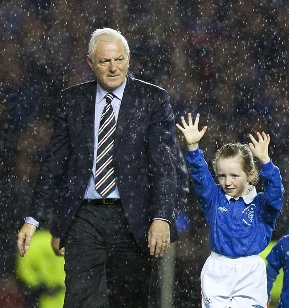 Farewell Walter Smith: Emotional Lap of Honor at Ibrox with Granddaughter Jessica (Rangers 2-0 Dundee United)