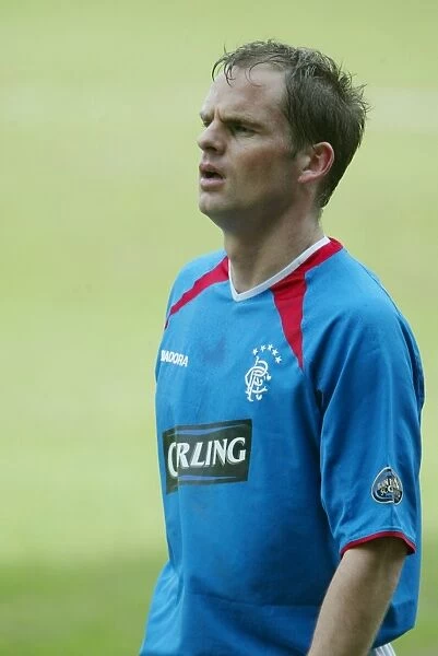 Frank de Boer Leads Rangers to Victory: Motherwell 0-1 Rangers (04 / 04 / 04)