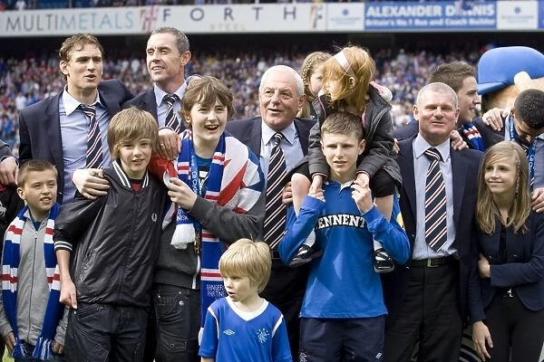 Glorious Celebration: Rangers Football Club - Champions of Ibrox (2010-11)