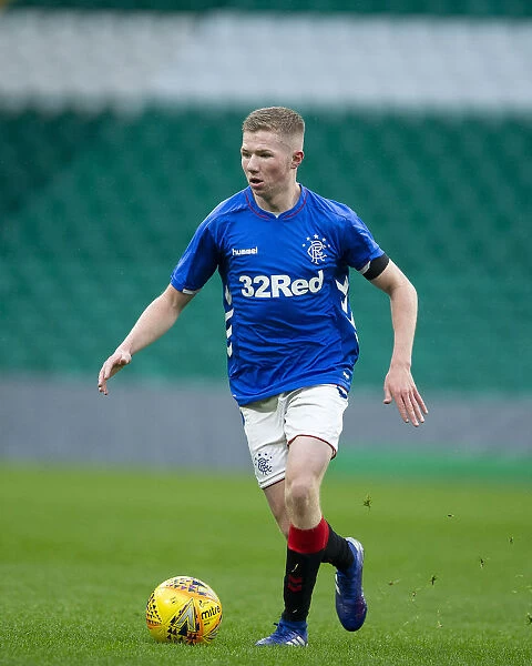 Intense Moment in the City of Glasgow Cup Final: Celtic vs Rangers - Stephen Kelly of Rangers Focused and Determined