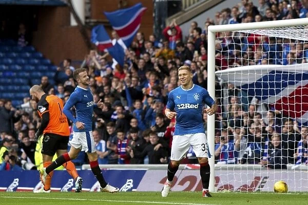Martyn Waghorn's Stunning Betfred Cup Goal: Thrilling Ibrox Crowd