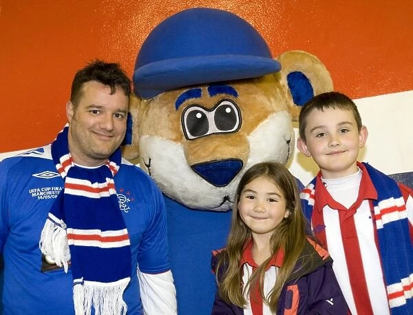 Rangers Take 2-0 Lead: A Family Day to Remember in the Broomloan Stand (Scottish Premier League: Rangers vs Dundee United)