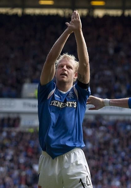 Rangers 4-2 Celtic: Naismith's Thrilling Goal and Epic Celebration at Ibrox