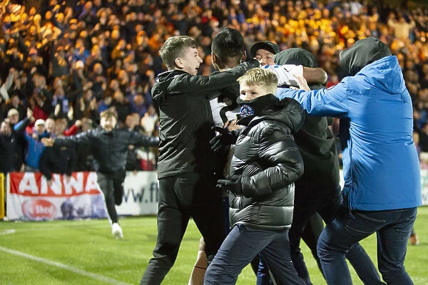 Rangers Alfredo Morelos: Euphoric Fan Celebration after Thrilling Goal in Scottish Premiership vs. Livingston