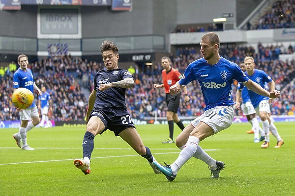 Rangers Barisic in Action: Thrilling Ladbrokes Premiership Showdown vs Dundee at Ibrox Stadium