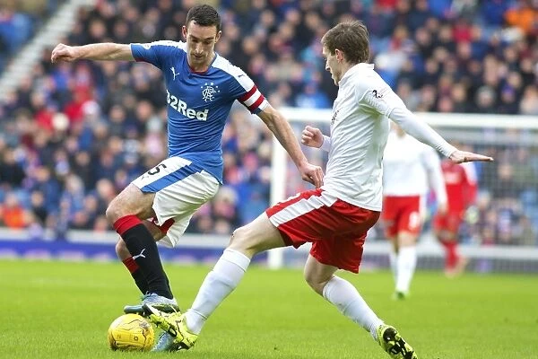 Rangers Captain Lee Wallace Rallies Team at Ibrox Stadium during Championship Clash against Falkirk