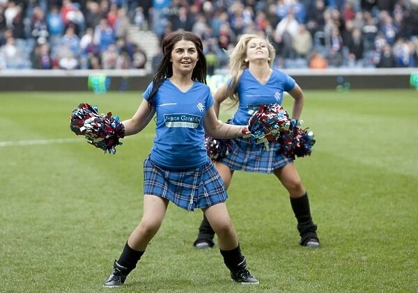 Rangers Celebrate: Triumphant 3-1 Victory Over St. Mirren in Scottish Premier League at Murray Park