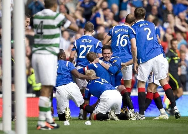 Rangers: Celebrating Steven Naismith's Game-Winning Goal Against Celtic (4-2) at Ibrox Stadium - Clydesdale Bank Scottish Premier League