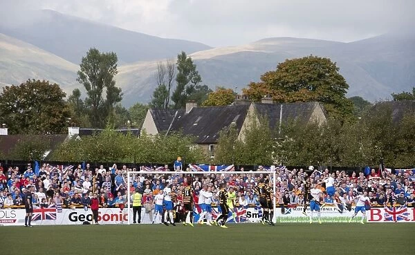 Rangers Defending Corner Kick in SPFL Championship: Scottish Cup Champions 2003