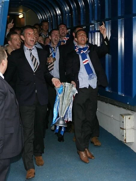 Rangers FC: 2008-09 Clydesdale Bank Premier League Champions - Celebrating Victory