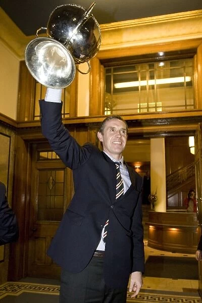Rangers Football Club: David Weir and the Co-operative Cup Victory at Ibrox Stadium (2011)