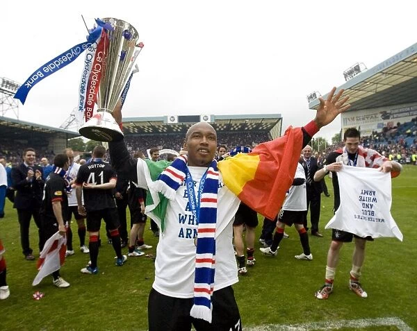 Rangers Football Club: El Hadj Diouf's Euphoric Title-Winning Celebration - Rangers SPL Champions 2010-11