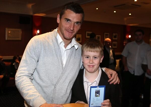 Rangers Football Club: Lee McCulloch's Emotional Reunion with Fans After Triumphant 2-0 Win