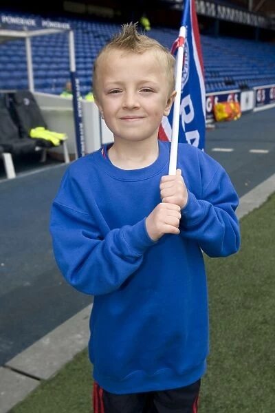 Rangers Football Club: SPL Champions Guard of Honor with Motherwell - Kids Celebration