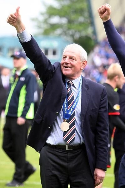 Rangers Football Club: Walter Smith's Triumphant SPL Championship Celebration at Rugby Park (2010-11)