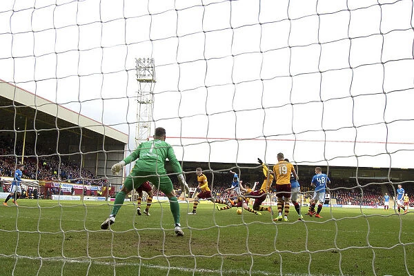 Rangers Jamie Murphy Thrills Fans with Stunning Goal Against Motherwell in Ladbrokes Premiership