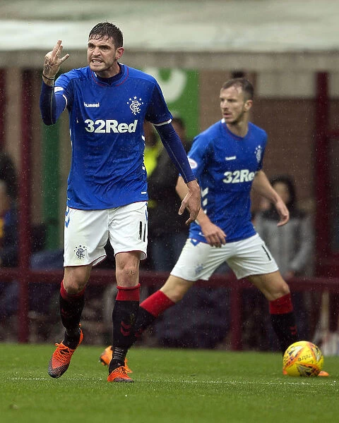 Rangers Kyle Lafferty Argues with Referee during Motherwell vs Rangers - Ladbrokes Premiership, Fir Park