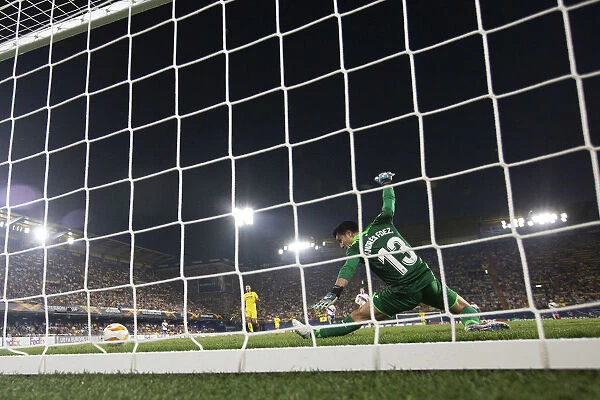 Rangers Kyle Lafferty Scores Stunner Against Villarreal in Europa League Group G
