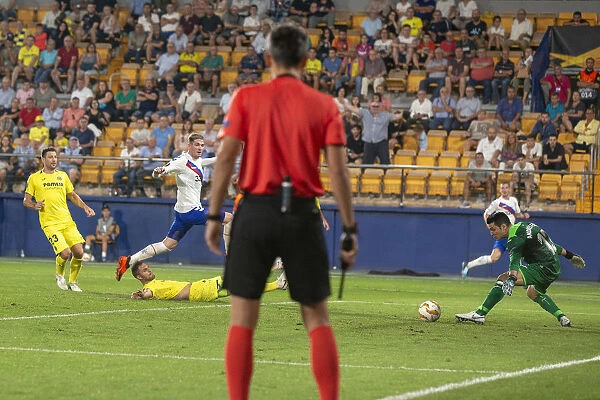 Rangers Kyle Lafferty Scores Thrilling Europa League Goal vs. Villarreal