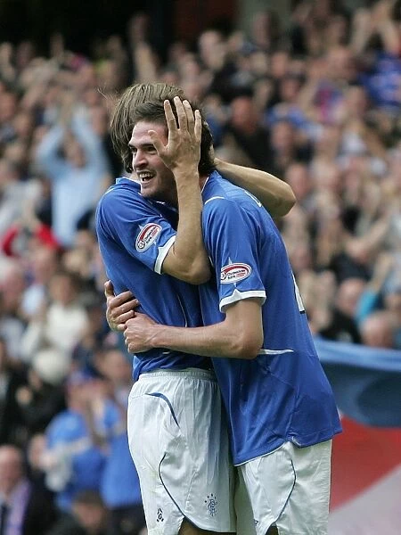 Rangers Kyle Lafferty: Unstoppable Goal Celebration vs Hearts (2-0) in Clydesdale Bank Premier League at Ibrox