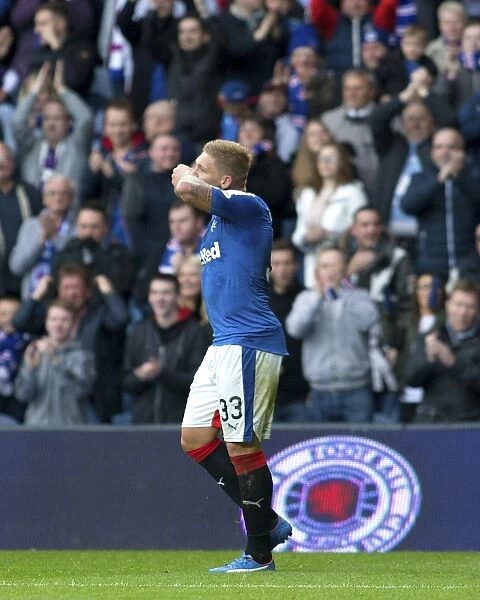 Rangers Martyn Waghorn Scores Thrilling Championship Goal: Victory over Queen of the South at Ibrox Stadium