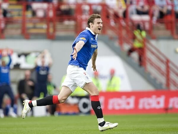Rangers Nikica Jelavic Scores Thrilling Free-Kick Goal Against Hamilton Academical in Scottish Premier League