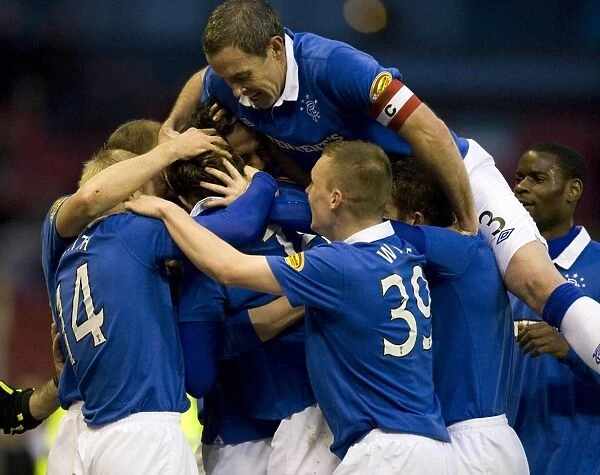 Rangers: Nikica Jelavic's Euphoric Goal Celebration vs. Aberdeen (Clydesdale Bank Scottish Premier League)