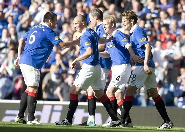 Rangers Steven Naismith Scores Thrilling Hat-trick in 4-0 Victory over Dundee United at Ibrox