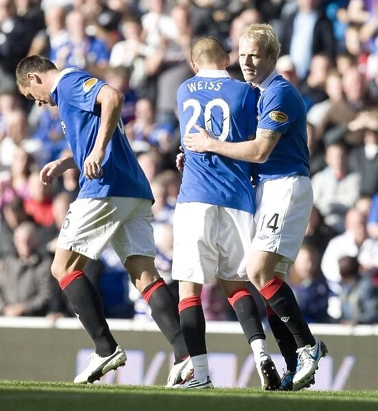Rangers Steven Naismith Scores Thrilling Third Goal in 4-0 Victory over Dundee United at Ibrox Stadium