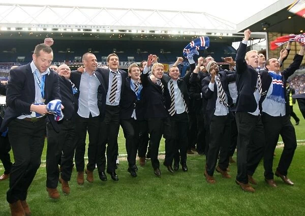 Rangers team celebrate winning the league