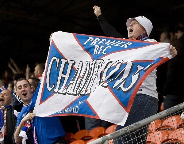 Rangers Triumph: Fans Go Wild at Tannadice Park (2-1)