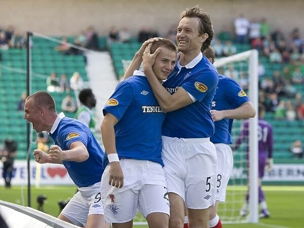 Rangers Triumph: Kenny Miller's Double Strike and Team Celebration (3-0 vs. Hibernian) - Scottish Premier League