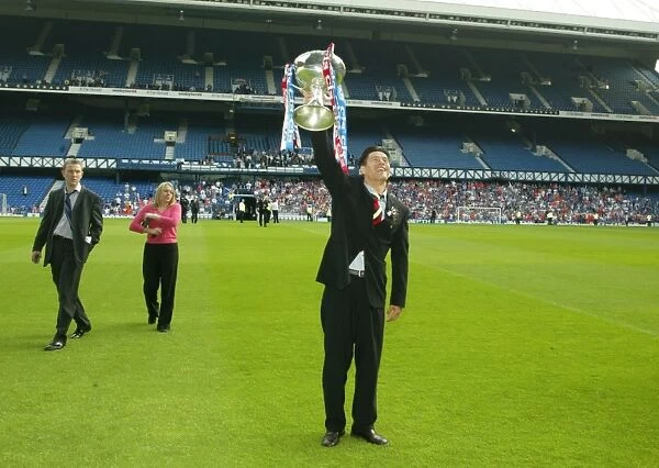 Rangers: Triumphant Homecoming with the Treble - Champions Victory at Ibrox (31 / 05 / 03)