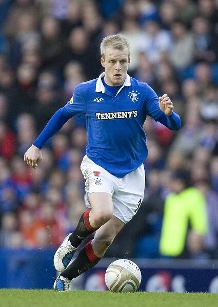 Rangers Unstoppable Form: Naismith Scores in 6-0 Thrashing of Motherwell at Ibrox