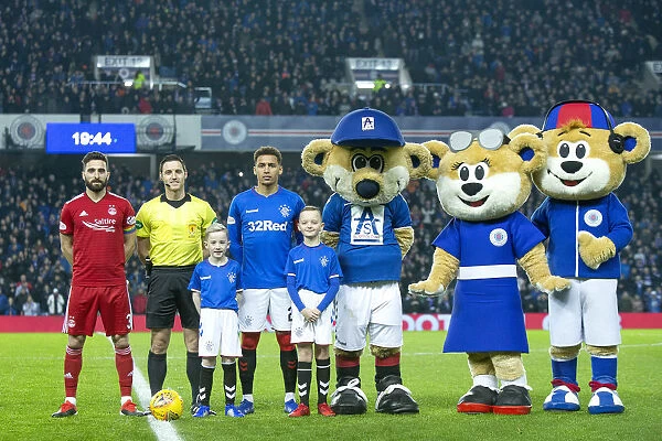 Rangers vs Aberdeen: Tavernier and Mascots at Ibrox Stadium - Ladbrokes Premiership