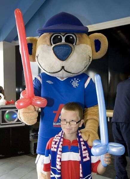 Rangers vs. Chelsea Pre-Season Friendly: Family Fun at Ibrox Amidst Exciting 3-1 Lead by Chelsea